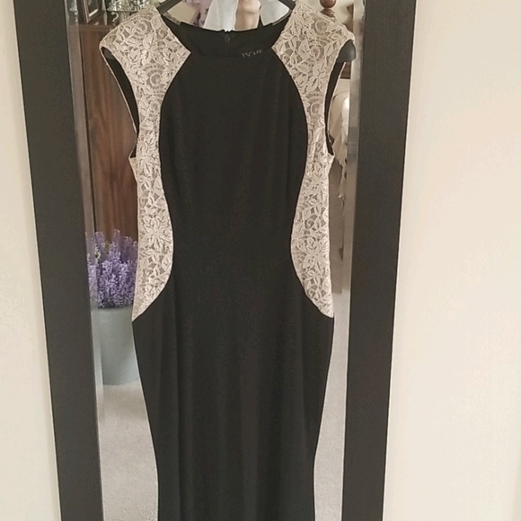 Dress - Picture 1 of 4
